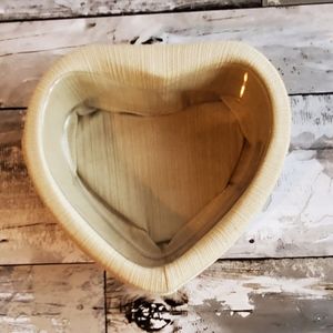 Taskets Renaissance Heart Basket with Fabric and Plastic Liner